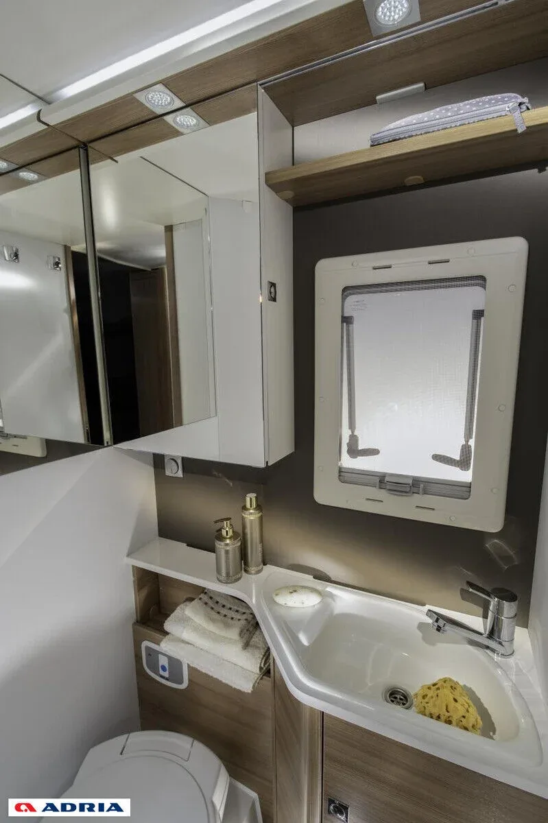 Adria Matrix 670 SL